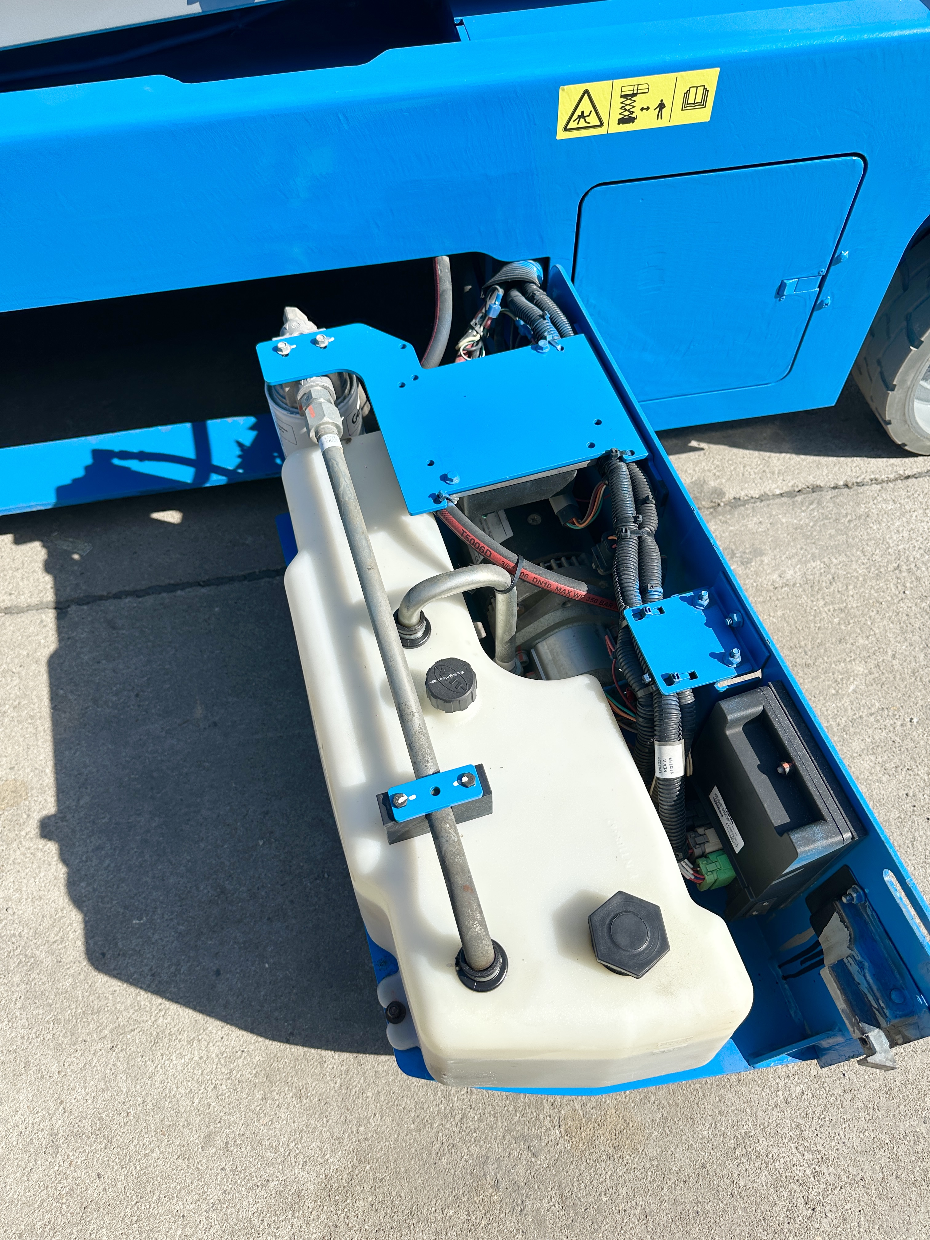 Thang máy cắt kéo Genie 12m