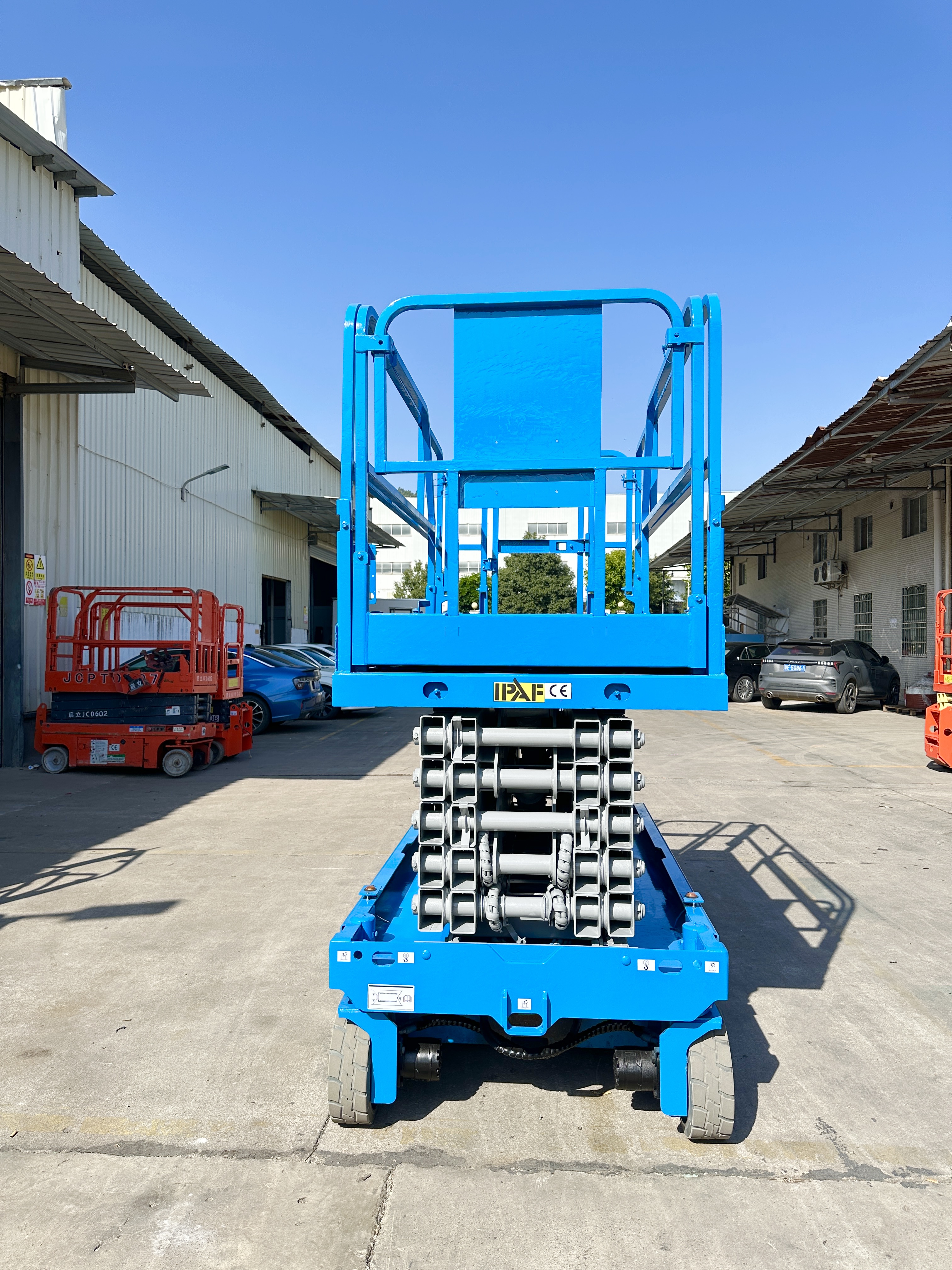 Thang máy cắt kéo Genie 12m