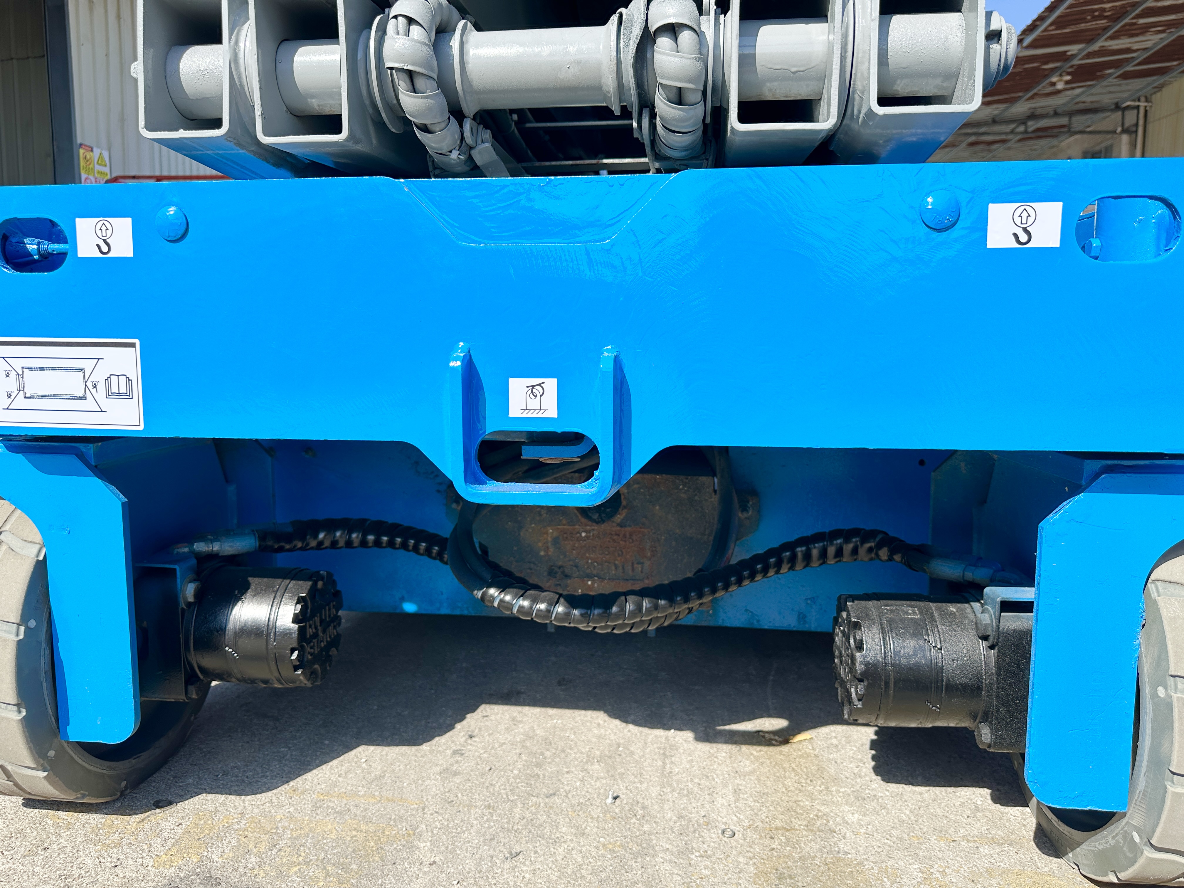 Thang máy cắt kéo Genie 12m