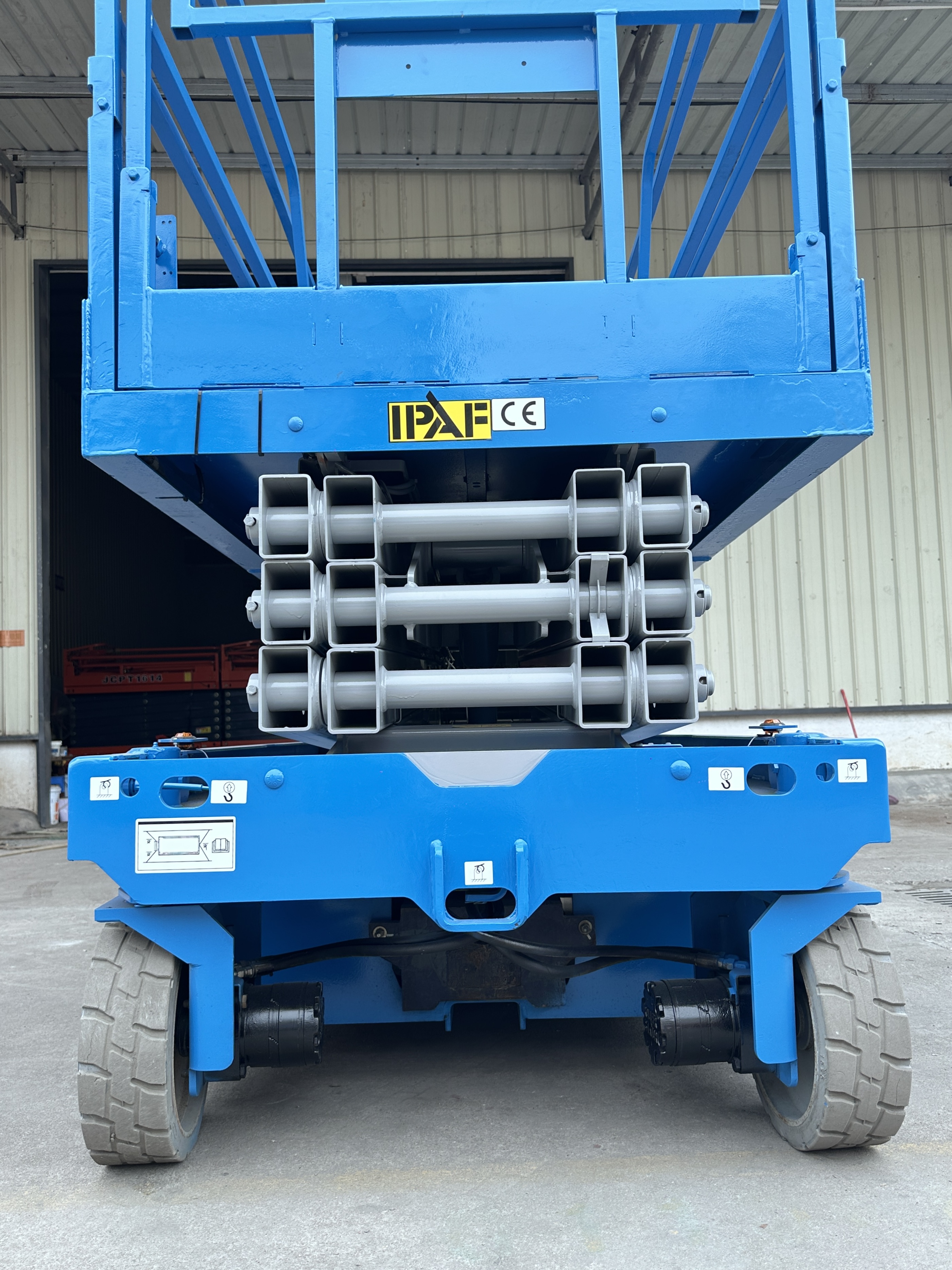 Xe nâng cắt kéo Genie 8m